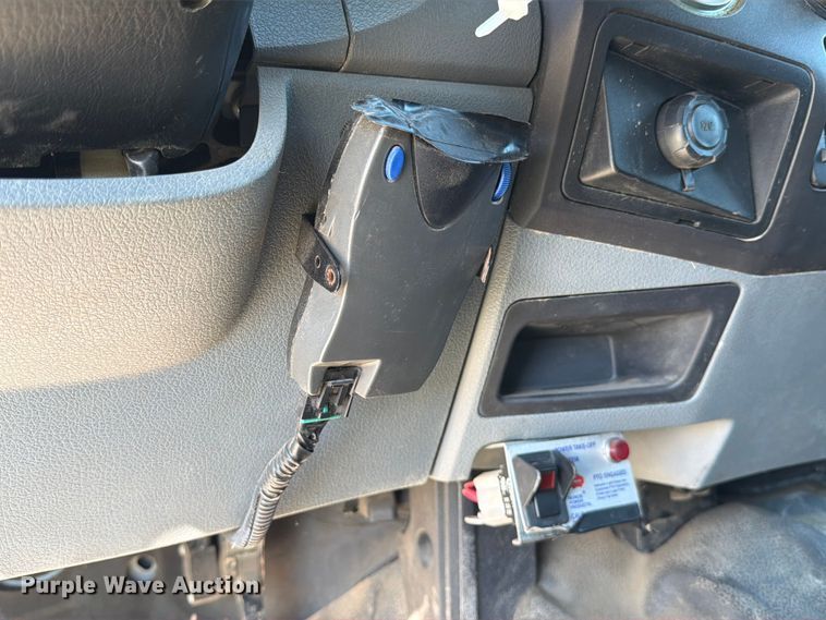 image for item YA1478 2011 Ford F750 Super Duty chipper truck