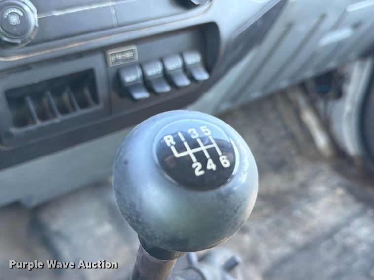 image for item YA1478 2011 Ford F750 Super Duty chipper truck