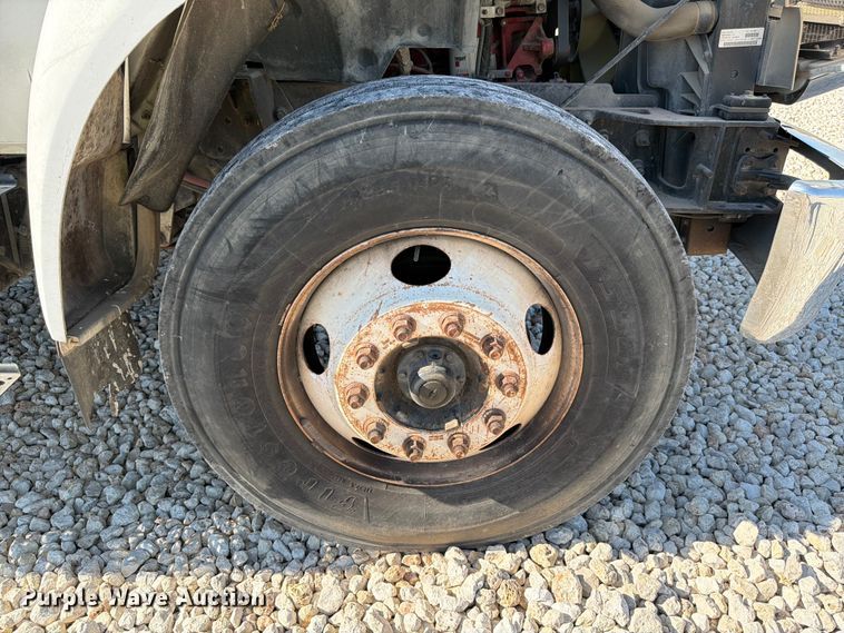 image for item YA1478 2011 Ford F750 Super Duty chipper truck