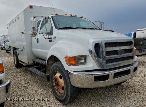 image for item YA1479 2011 Ford F750 Super Duty chipper truck