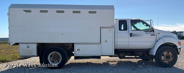 image for item YA1479 2011 Ford F750 Super Duty chipper truck