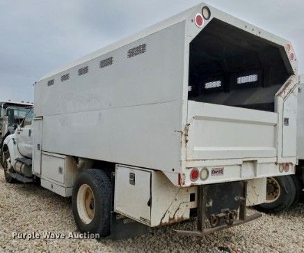 image for item YA1479 2011 Ford F750 Super Duty chipper truck