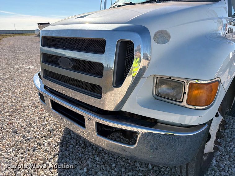 image for item YA1479 2011 Ford F750 Super Duty chipper truck