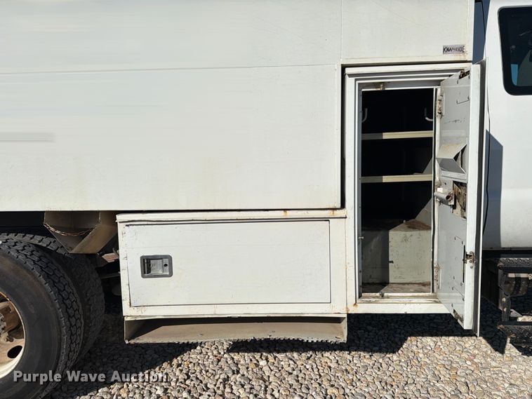 image for item YA1479 2011 Ford F750 Super Duty chipper truck