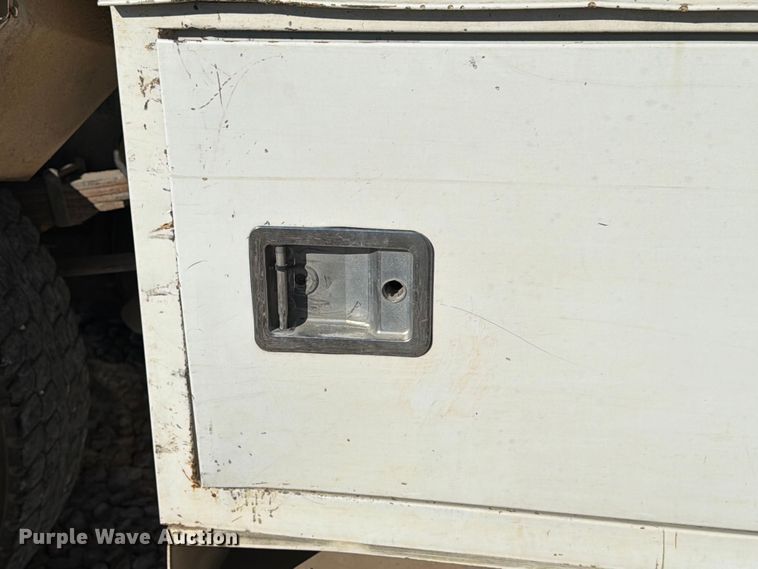 image for item YA1479 2011 Ford F750 Super Duty chipper truck