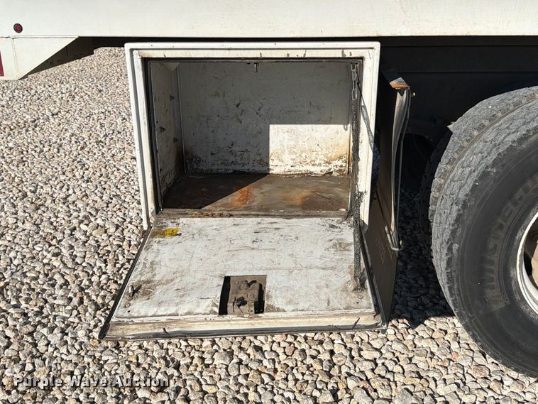 image for item YA1479 2011 Ford F750 Super Duty chipper truck