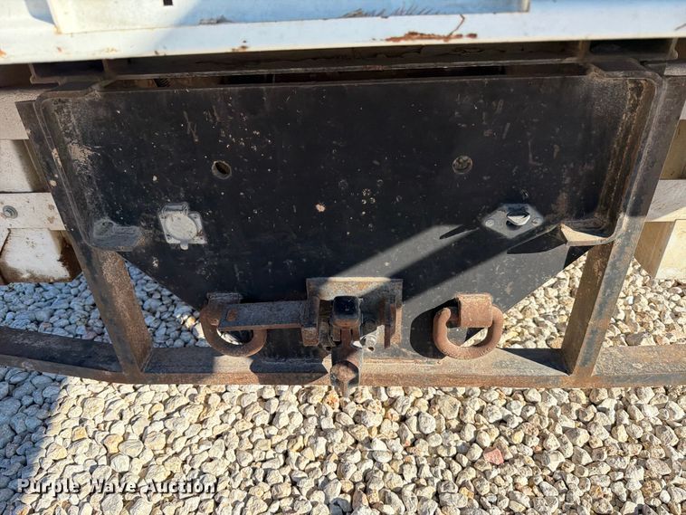 image for item YA1479 2011 Ford F750 Super Duty chipper truck