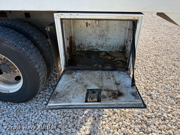 image for item YA1479 2011 Ford F750 Super Duty chipper truck