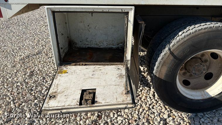 image for item YA1479 2011 Ford F750 Super Duty chipper truck