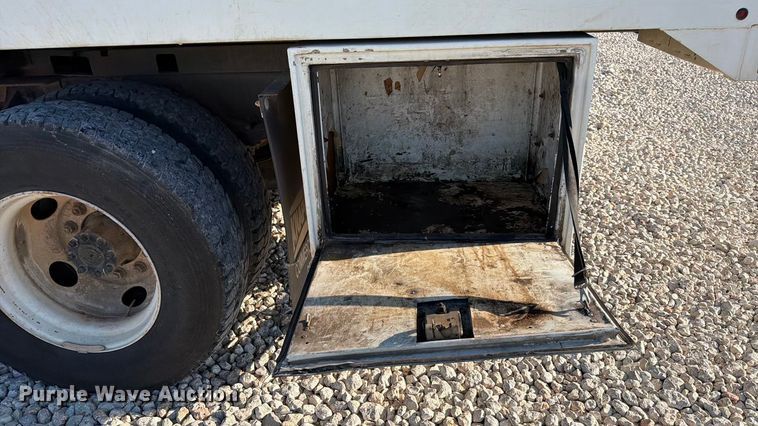 image for item YA1479 2011 Ford F750 Super Duty chipper truck