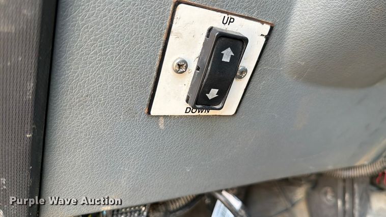 image for item YA1479 2011 Ford F750 Super Duty chipper truck