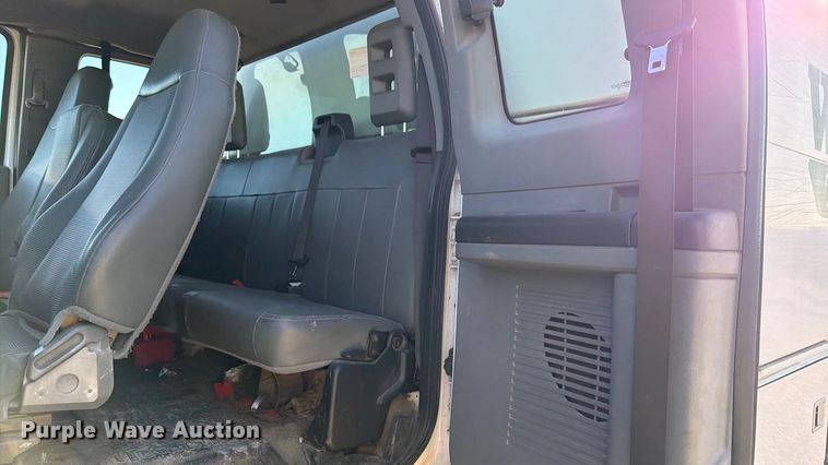 image for item YA1479 2011 Ford F750 Super Duty chipper truck