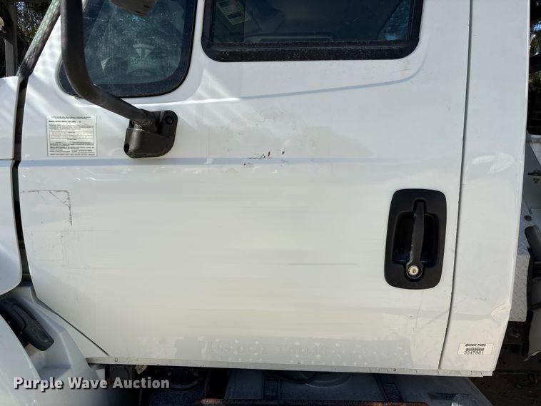 image for item YA1585 2018 International 4300 forestry bucket truck