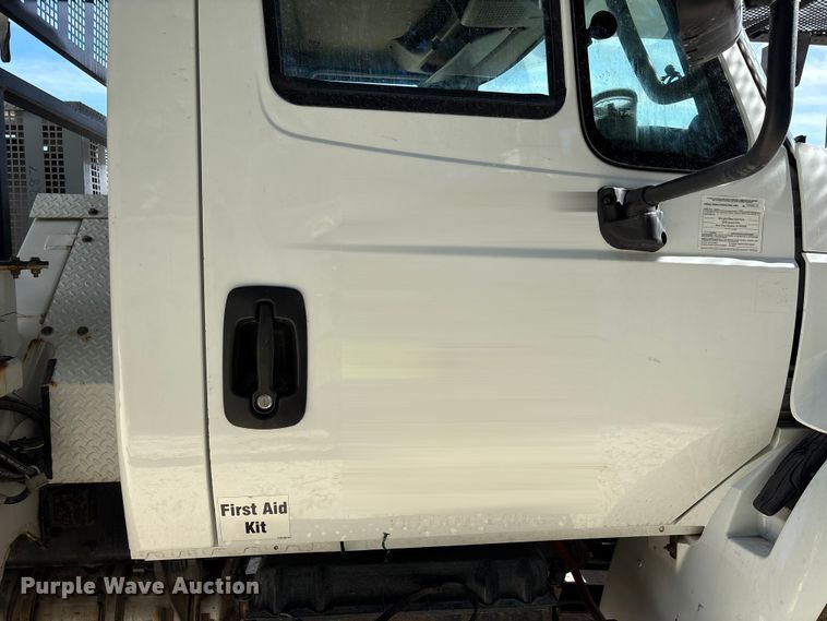 image for item YA1585 2018 International 4300 forestry bucket truck