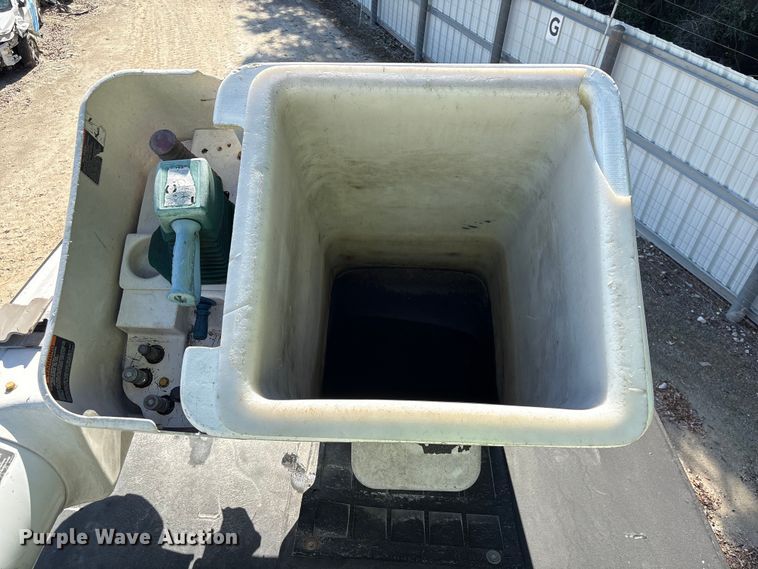 image for item YA1585 2018 International 4300 forestry bucket truck