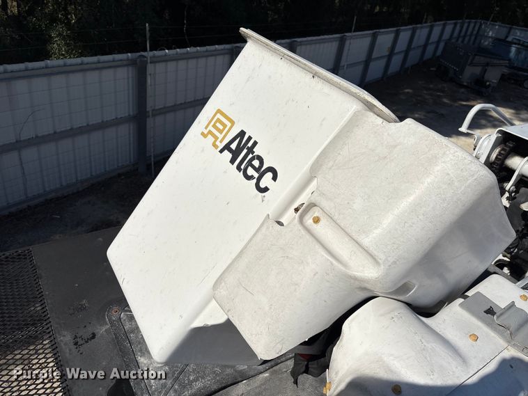 image for item YA1585 2018 International 4300 forestry bucket truck