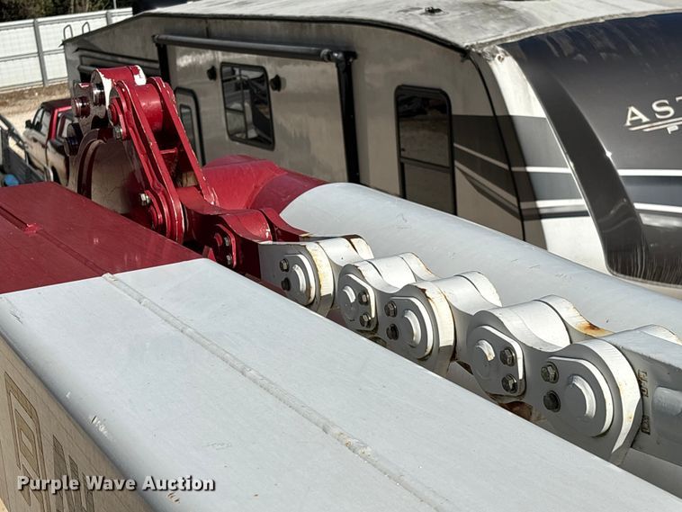 image for item YA1585 2018 International 4300 forestry bucket truck