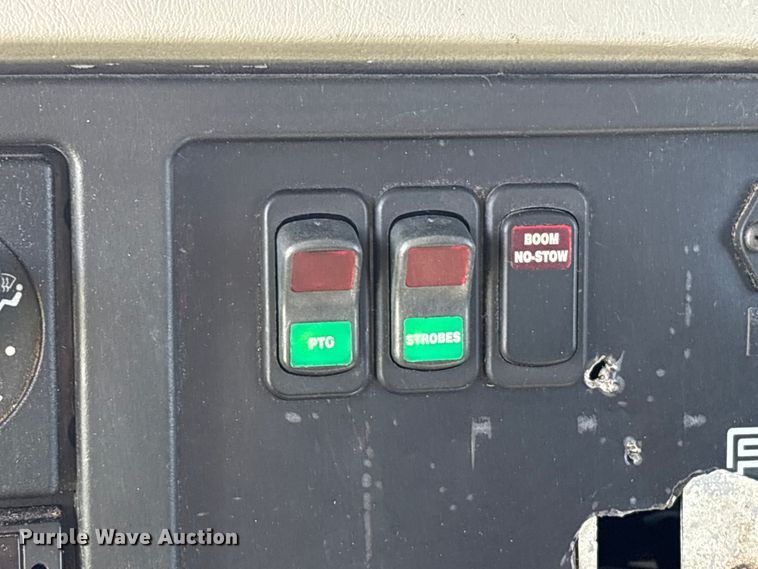 image for item YA1585 2018 International 4300 forestry bucket truck