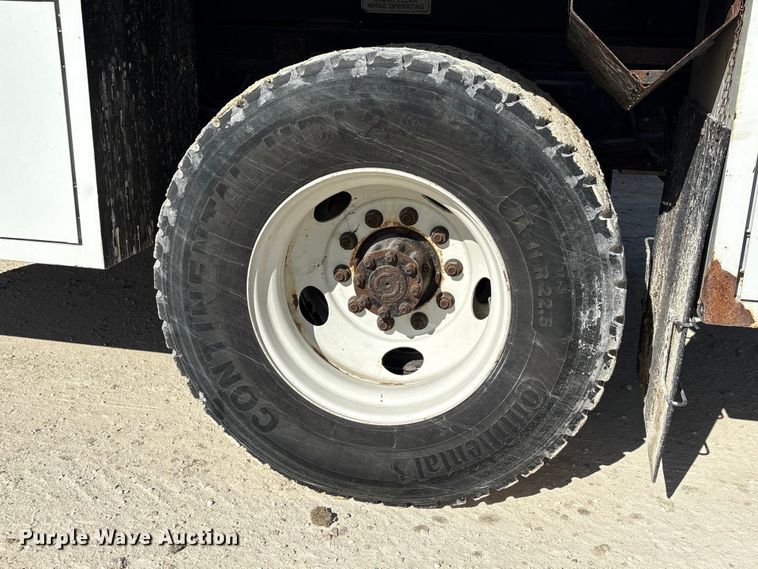 image for item YA1585 2018 International 4300 forestry bucket truck