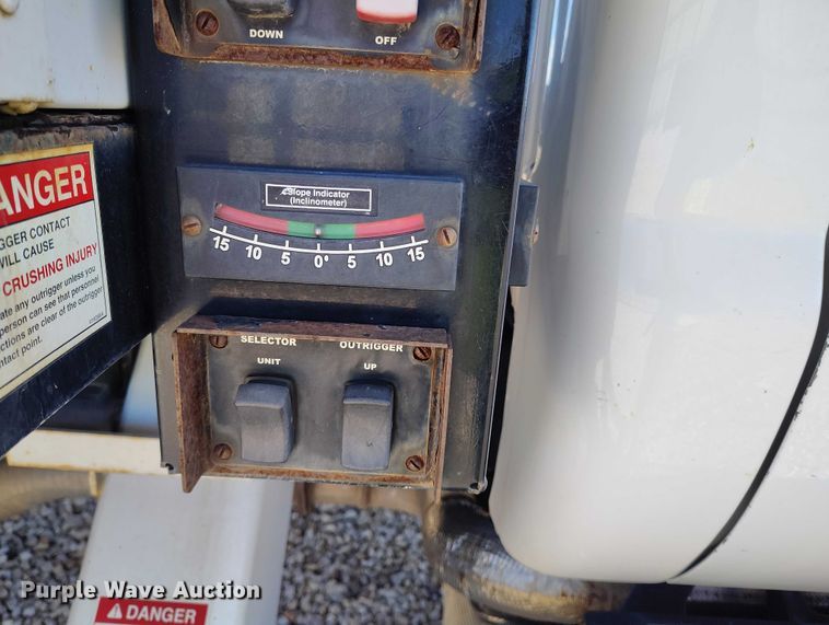 image for item YA1590 2017 Ford F750 Super Duty forestry bucket truck