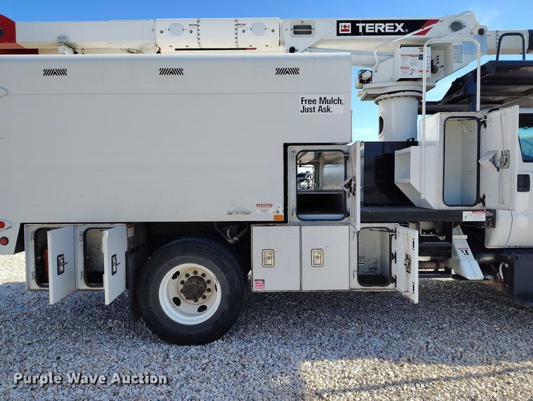 image for item YA1590 2017 Ford F750 Super Duty forestry bucket truck