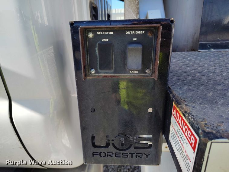 image for item YA1590 2017 Ford F750 Super Duty forestry bucket truck