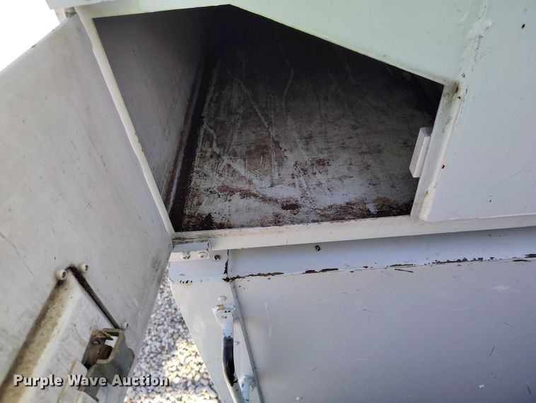 image for item YA1590 2017 Ford F750 Super Duty forestry bucket truck