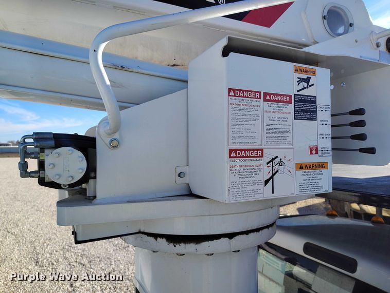 image for item YA1590 2017 Ford F750 Super Duty forestry bucket truck