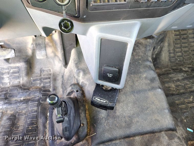 image for item YA1590 2017 Ford F750 Super Duty forestry bucket truck