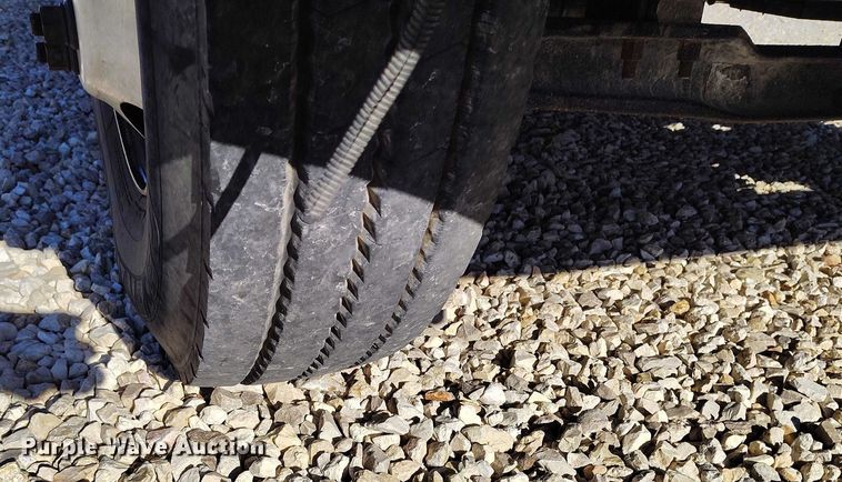 image for item YA1590 2017 Ford F750 Super Duty forestry bucket truck