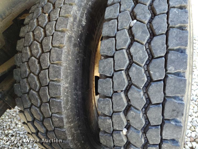 image for item YA1590 2017 Ford F750 Super Duty forestry bucket truck