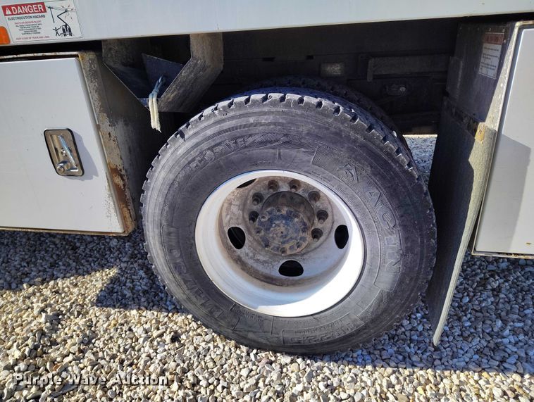 image for item YA1590 2017 Ford F750 Super Duty forestry bucket truck