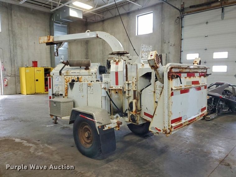 image for item YA1594 2004 Bandit 200 wood chipper