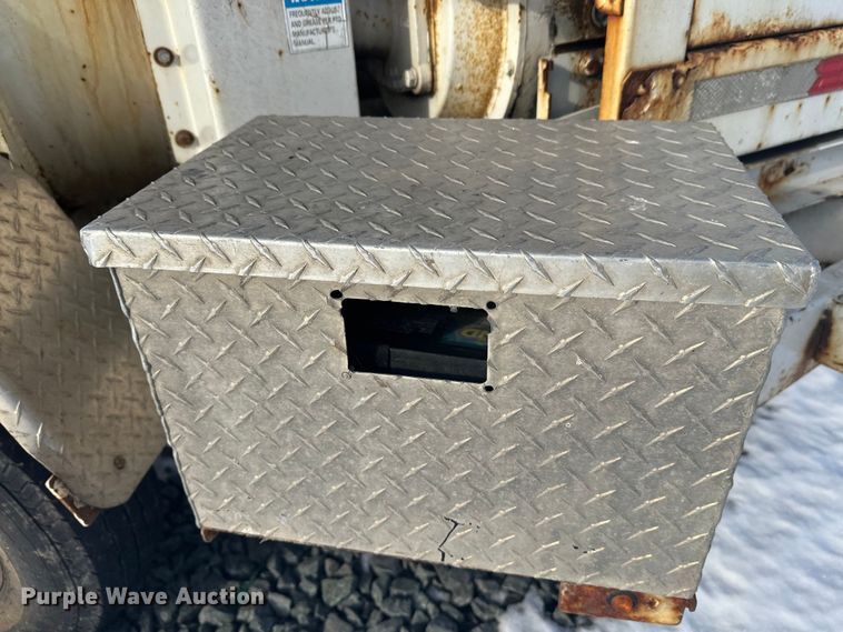 image for item YA1594 2004 Bandit 200 wood chipper