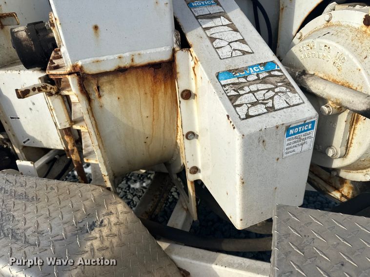 image for item YA1594 2004 Bandit 200 wood chipper