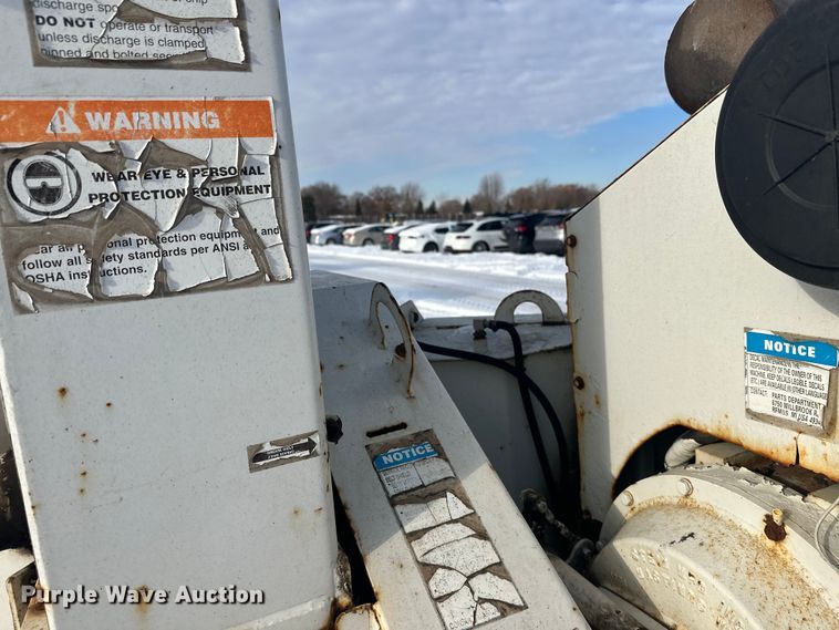 image for item YA1594 2004 Bandit 200 wood chipper