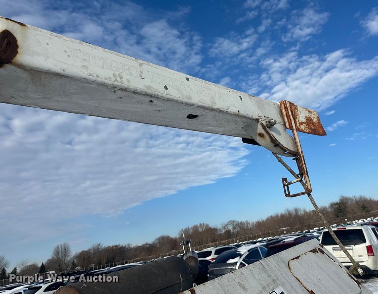 image for item YA1594 2004 Bandit 200 wood chipper