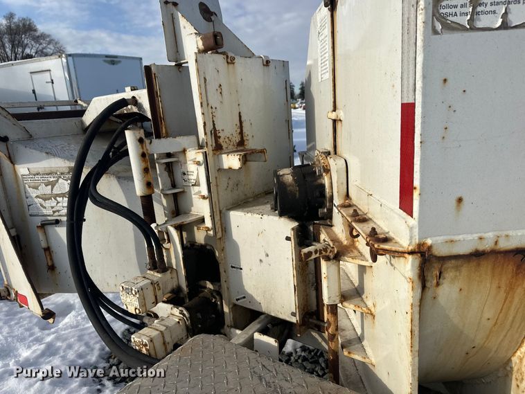 image for item YA1594 2004 Bandit 200 wood chipper