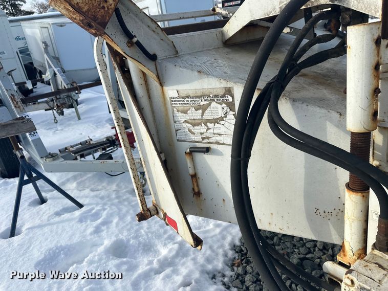 image for item YA1594 2004 Bandit 200 wood chipper