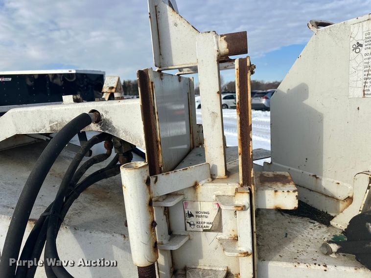 image for item YA1594 2004 Bandit 200 wood chipper