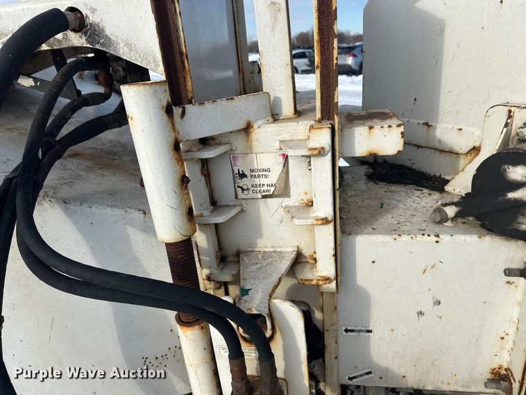 image for item YA1594 2004 Bandit 200 wood chipper