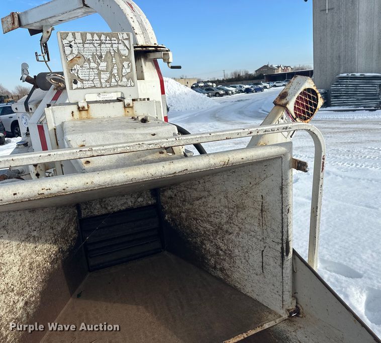image for item YA1594 2004 Bandit 200 wood chipper