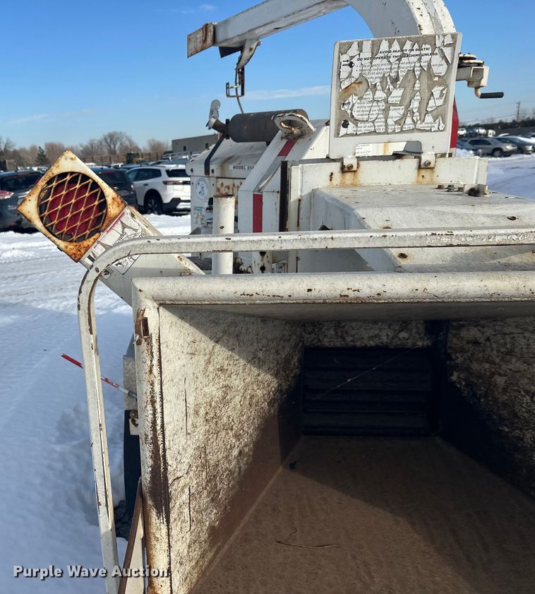 image for item YA1594 2004 Bandit 200 wood chipper