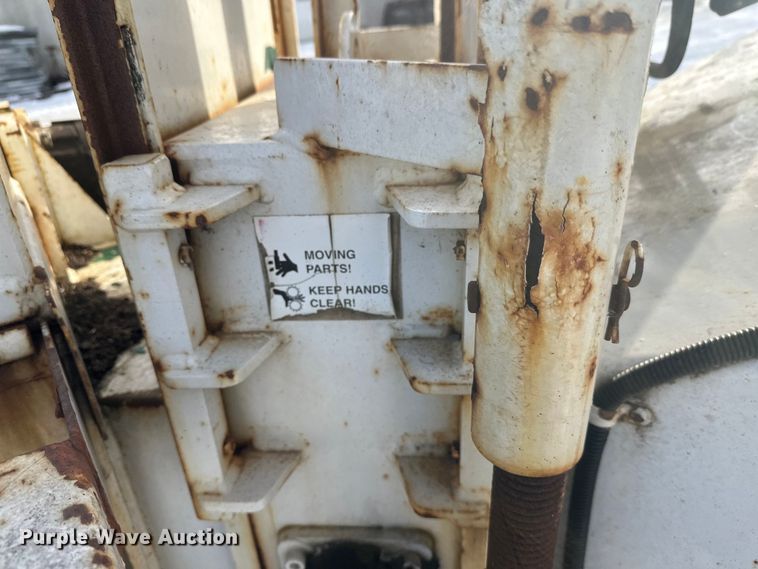 image for item YA1594 2004 Bandit 200 wood chipper