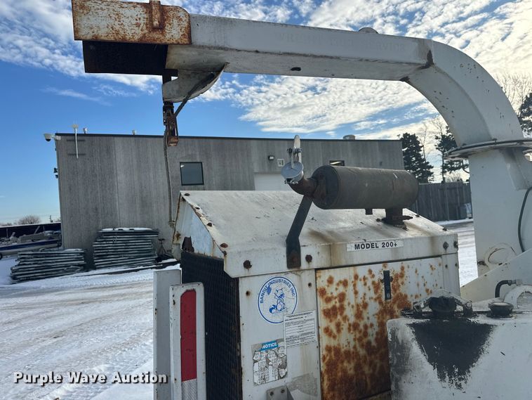 image for item YA1594 2004 Bandit 200 wood chipper