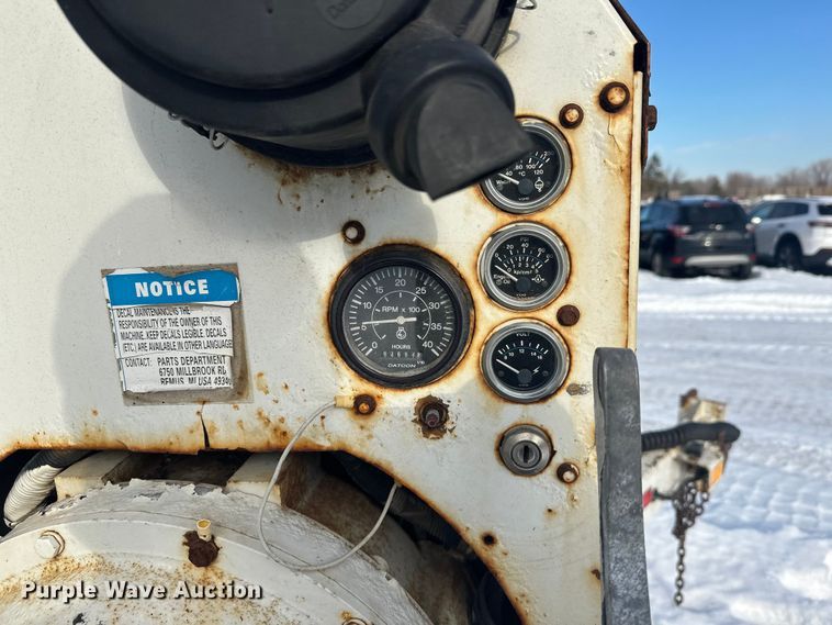 image for item YA1594 2004 Bandit 200 wood chipper