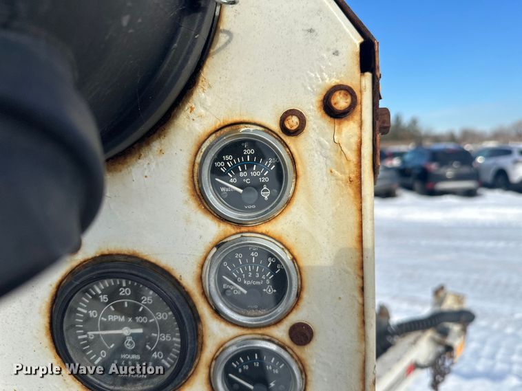 image for item YA1594 2004 Bandit 200 wood chipper