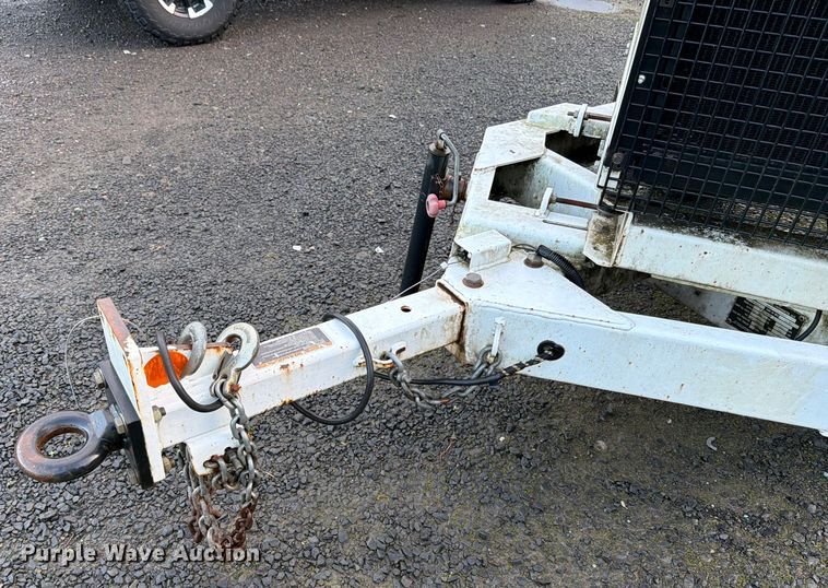 image for item YA1800 2013 Altec DC912A wood chipper