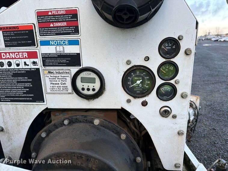 image for item YA1800 2013 Altec DC912A wood chipper