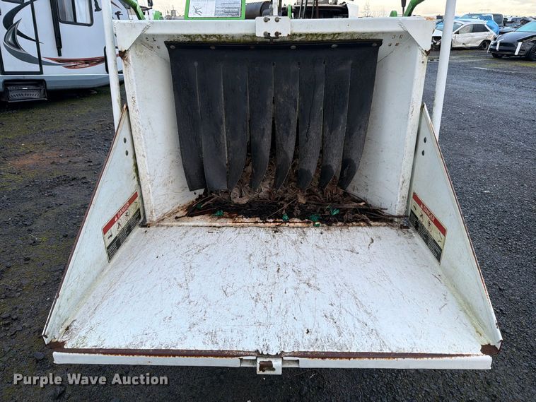 image for item YA1800 2013 Altec DC912A wood chipper